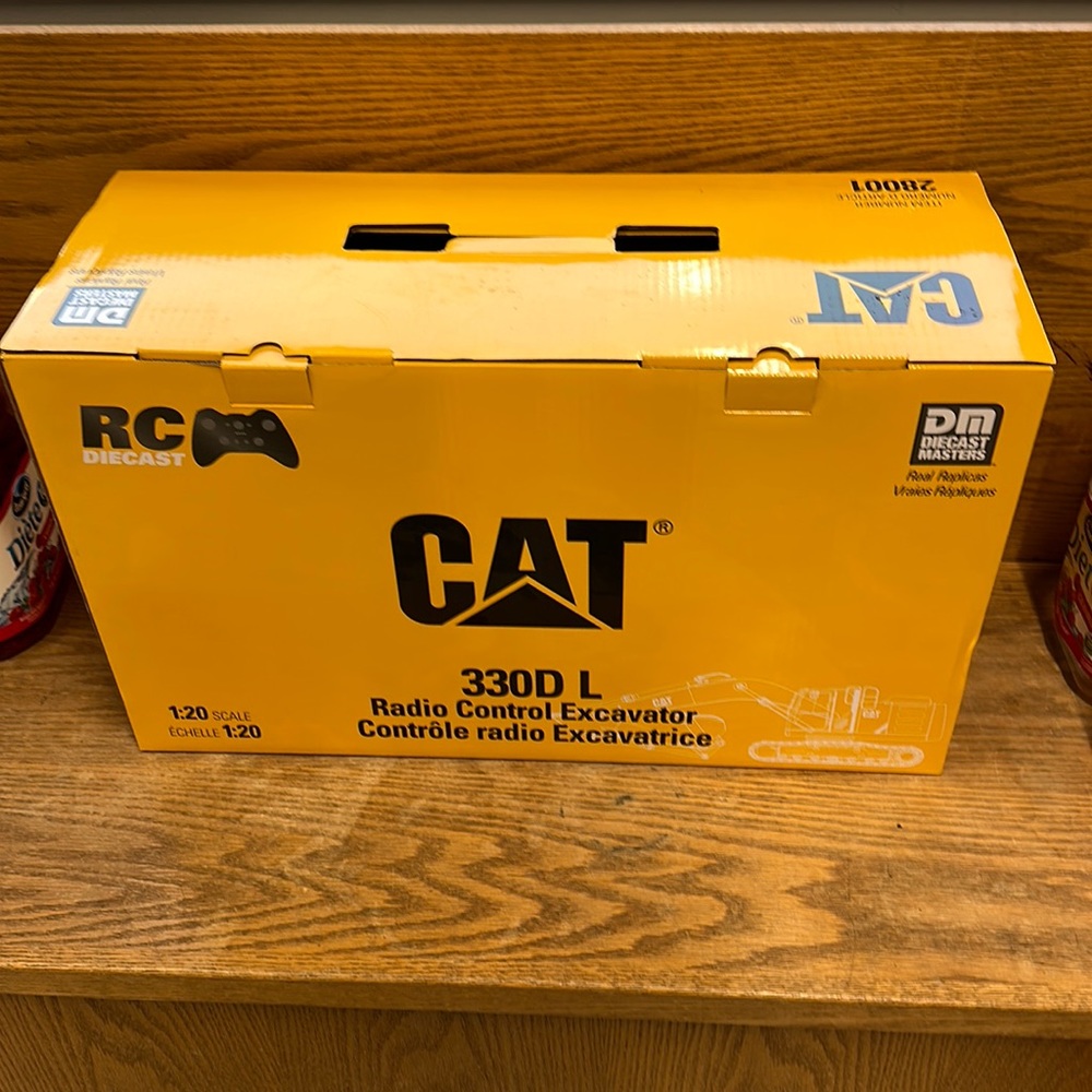 RC Diecast 330 D L Radio Control Excavator, perfect for Xmas!